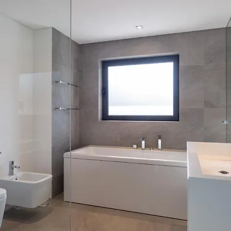 Sleeps 8 With Pool Air Con And Wifi * Vale do Lobo