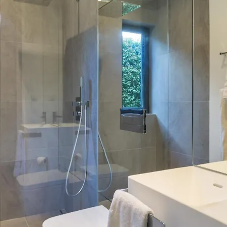 Sleeps 8 With Pool Air Con And Wifi Villa