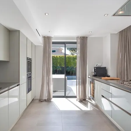 Sleeps 8 With Pool Air Con And Wifi Villa *